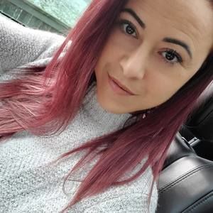 Meet your Posher, Dina